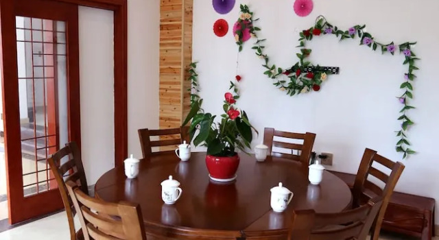 Fleeting Time, Book Hotel Deqing 