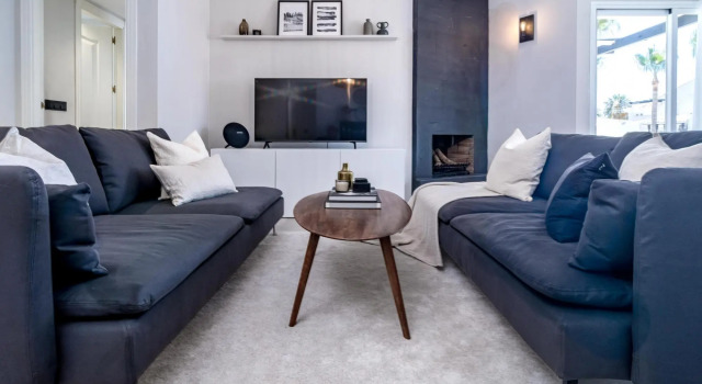 LNM17- Modern 1 bed flat, close to beach and port