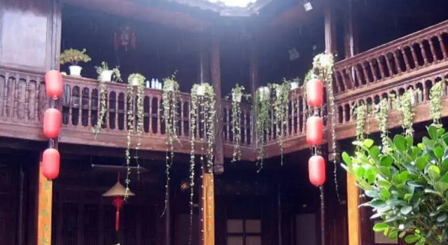 Sunshine Inn-lijiang, Забронировать Отель Отели Лицзян 3 звезды, рядом с Улица Сквер-стрит Древнего города Даянь, 3*