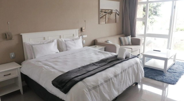Beachfront resort @51 Brookes Hill Suites