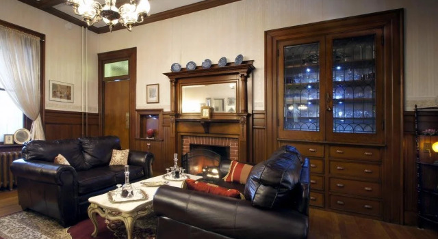 Inn at the Agora, Брондау Қонақ үй Левистон Мэн