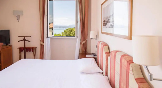 Двухместный номер с балконом и с видом на озеро Hotel Sirmione Terme
