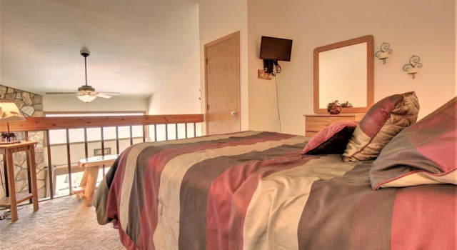 Dd402e Buffalo Village Studio 1 Bedroom Condo by RedAwning