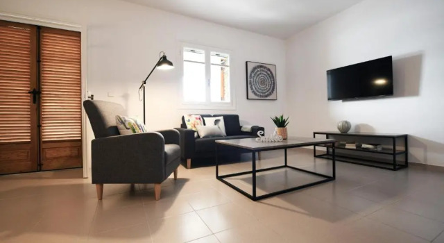 Amazing 2 bedroom apartment overlooking the Marina at Vourkari, Prenota Appartamento Vourkarion 