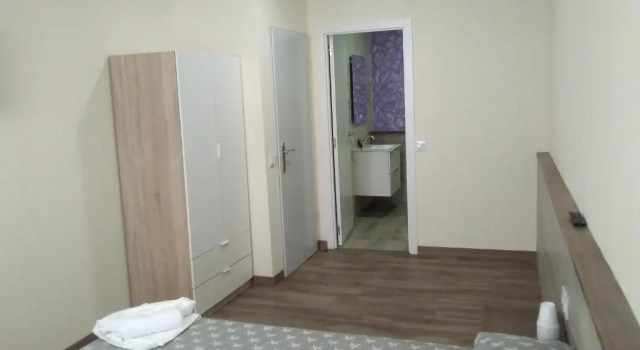 Pension Fonda Suiza, Забронировать Отель Реус El Baix Camp, рядом с Центр Гауди в Реусе