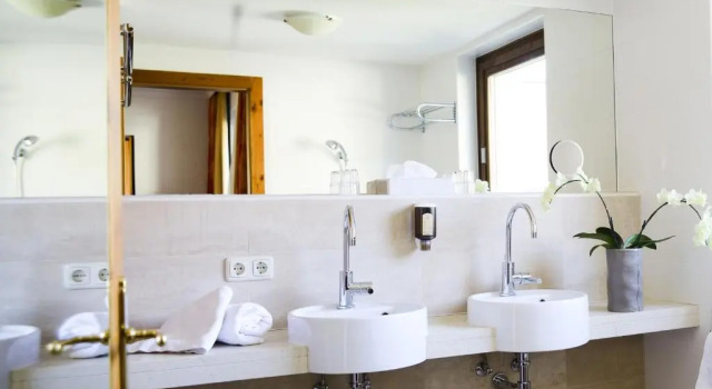Двухместный номер Standard с балконом Hotel Gotthard