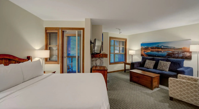 Blackcomb Springs Suites by CLIQUE