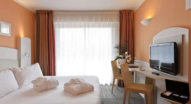 Двухместный семейный номер Standard с балконом Best Western Astoria