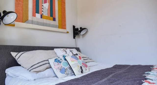 Sunny 2 Bedroom Garden Flat in the Heart of East London, Забронировать Отель Отели Лондона 3 звезды, рядом с Парк Виктории, 3*