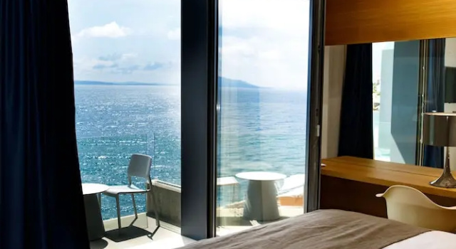 Полулюкс с балконом и с видом на море Buzë Boutique Hotel
