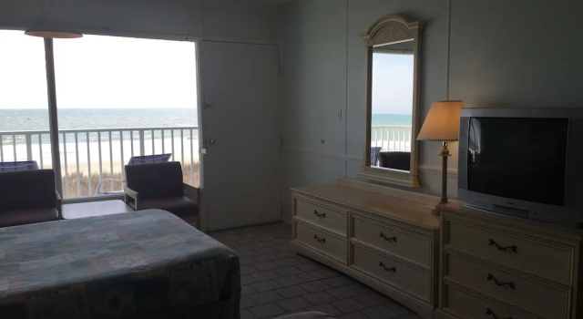 Четырёхместный номер Standard oceanfront Vancouver Motel