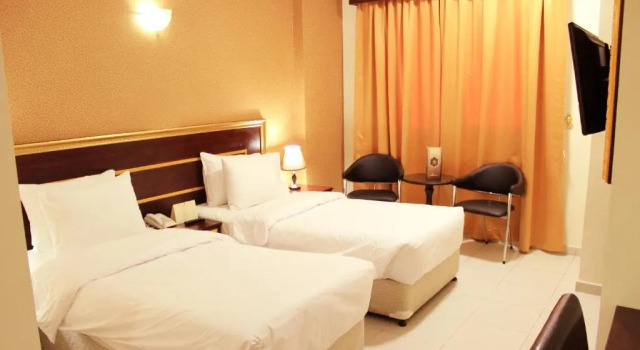 Двухместный номер Standard Montreal Naif Hotel