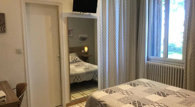 Lou Garbin, Rezerwuj Hotel Saint-Laurent-d'Aigouze Gard
