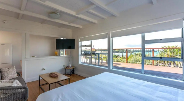 Коттедж Marama Cottages with Ocean Views