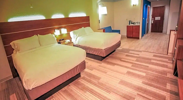 Четырёхместный номер Standard Holiday Inn Express Daytona Beach - Speedway