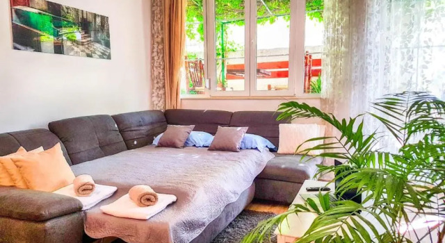 Apartments Anica & Gabriela, Забронировать Апартаменты/квартира Макарска Biokovo Nature Park, рядом с Францисканский монастырь