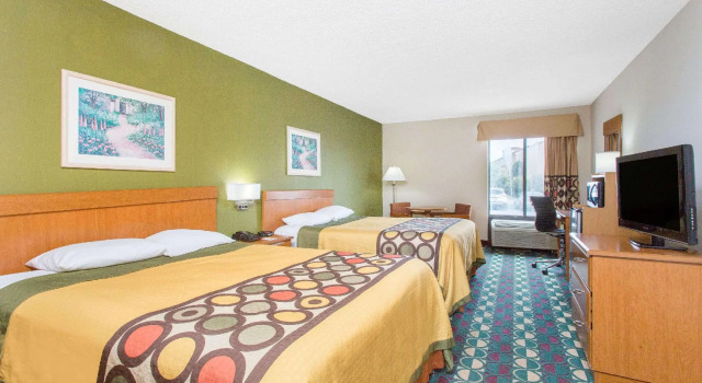 Четырёхместный номер Standard Super 8 By Wyndham Spartanburg/I-26 Exit 22