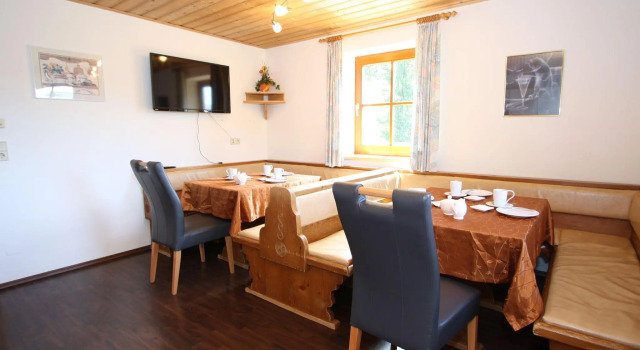 Cozy Apartment in Wagrain near Forest, Rezerwuj Apartament Hotele w Salzburg z parkingiem, Parking