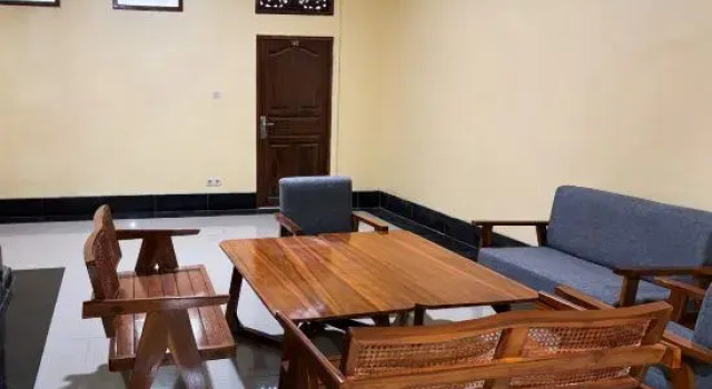 Urbanview Noja Guest House near Living World Denpasar