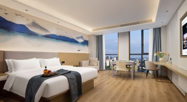 Люкс Hotel (Bozhou Gaotie South Station Baicheng University Town)