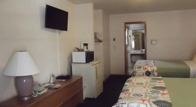 Четырёхместный номер Standard Hillcrest Inn