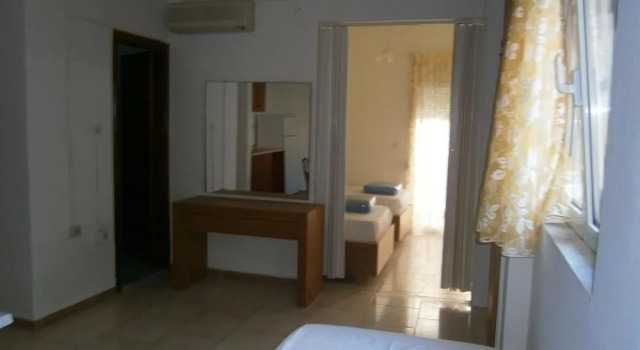 Hotel Maravelias, Rezervați Hotel Hoteluri în Paradisi cu parcare, Parcare