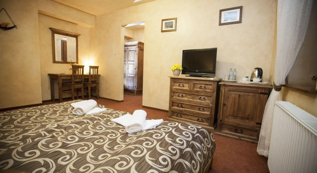 Hotel Dwór Karolówka, Book Hotel Hotels in Tatras with Parking, Parking