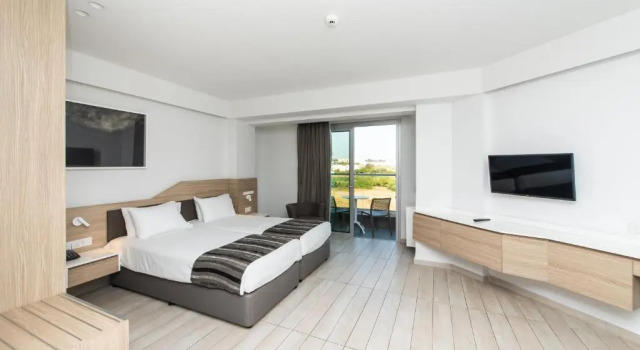 Номер Superior Evalena Beach Hotel