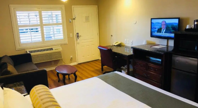 Номер Standard Dynasty Suites Hotel