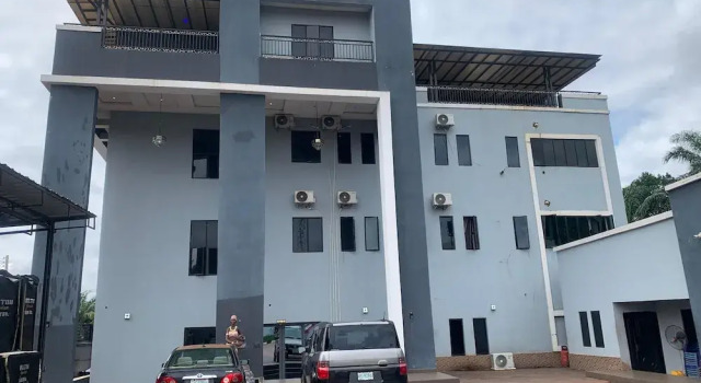 Hilton Garden Hotel, Boek Hotel Orba Enugu
