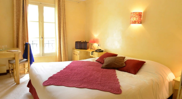 Hôtel Villa Glanum et Spa, Забронировать Вилла СПА-отели Сен-Реми-де-Прованса, рядом с Bob Appleman's Sculptures, SPA-услуги