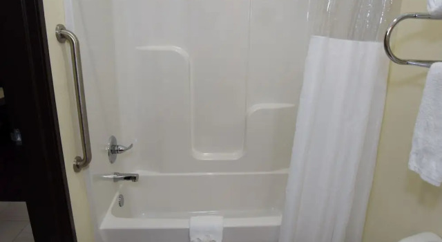 Люкс Premium c 1 комнатой Home Away Kitchen Suites Enid
