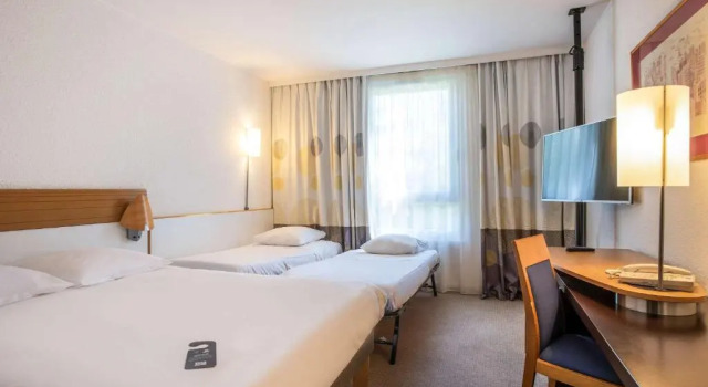 Четырёхместный номер Classic Novotel Aix-en-Provence Pont de LArc