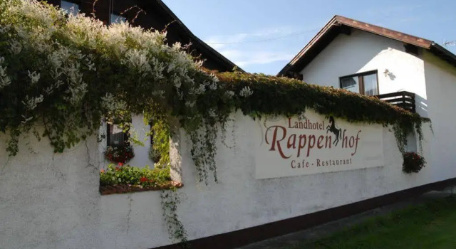 Landhotel Rappenhof, Varaa Hotelli Hotellit Baijeri pysäköinnillä, Pysäköinti