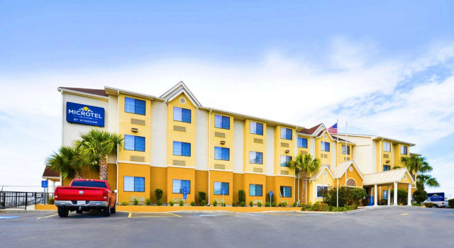 Microtel Inn & Suites by Wyndham New Braunfels I-35, Забронировать Отель Отели Нью-Браунфелс с завтраком, Завтраки