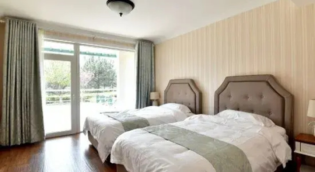 Люкс Deluxe Qingdao Oceanside Hotel & Resort
