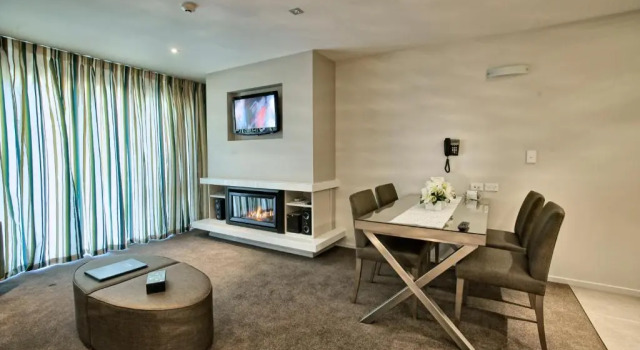 Апартаменты Executive The St James Premium Accommodation