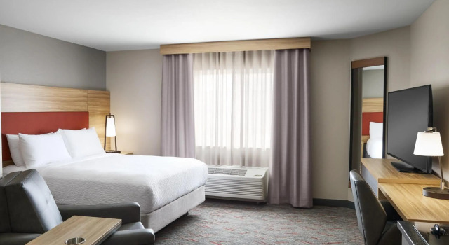 Candlewood Suites Milwaukee Airport by IHG