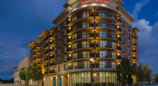 Hampton Inn & Suites Baton Rouge Downtown, Забронировать Отель Батон-Руж Луизиана, рядом с Allendale Cabin