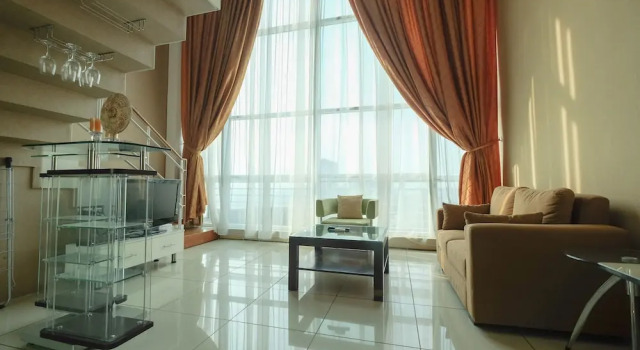 Spacious 1BR Two-Level Apartment at CityLofts Sudirman, Book Apartment Hotels in Jakarta with Parking, near LSPR Jakarta, Parking