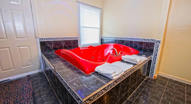 Номер Luxury Presidential Inn & Suites