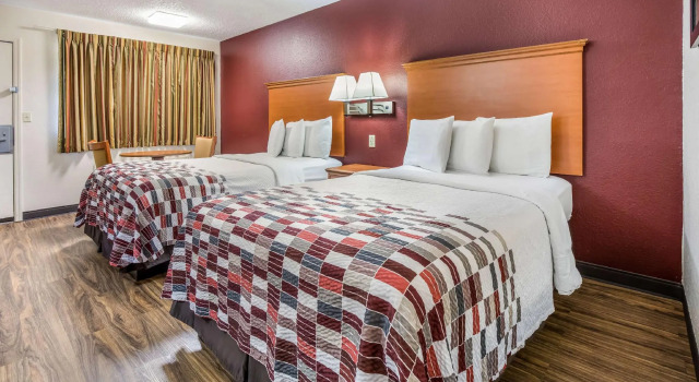 Четырёхместный номер Deluxe Red Roof Inn Chattanooga - Lookout Mountain