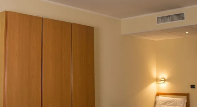 Трёхместный номер Standard с балконом Parini Hotel