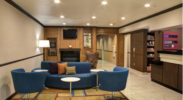 Comfort Inn & Suites North Dallas - Addison