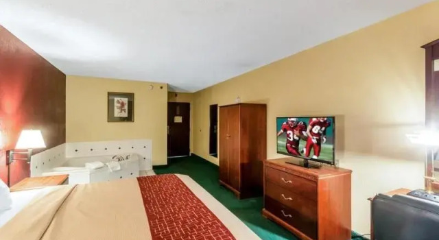 Quality Inn, Book Hotel Hoteller i Morehead med parkering, Parkering