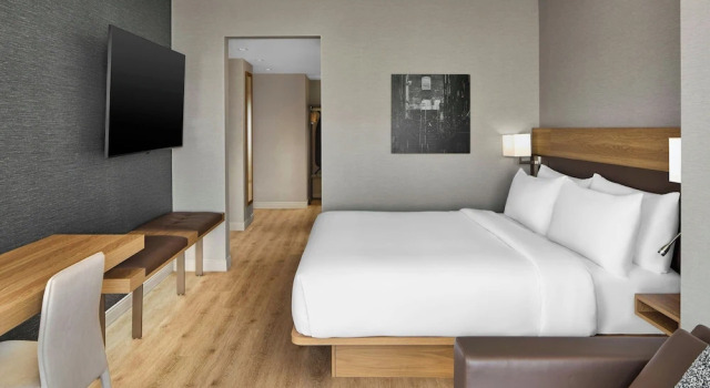 Номер Deluxe AC Hotel Savannah Historic District