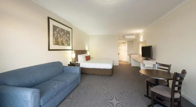 Номер Standard с балконом Mantra Meridien Adelaide