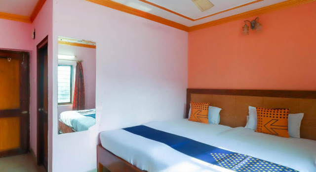 SPOT ON 75963 Hotel Prince, Prenota Hotel Gaya Bihar