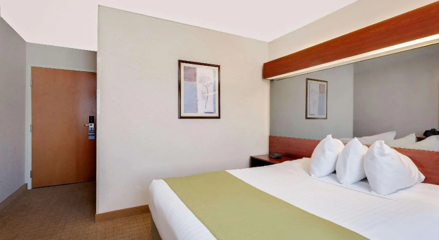 Люкс Microtel Inn & Suites by Wyndham Wellsville