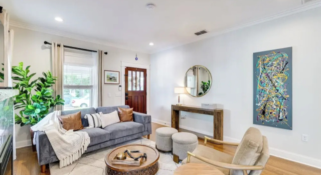 Renovated, Stylish Retreat w/ Patio in Lakeland!